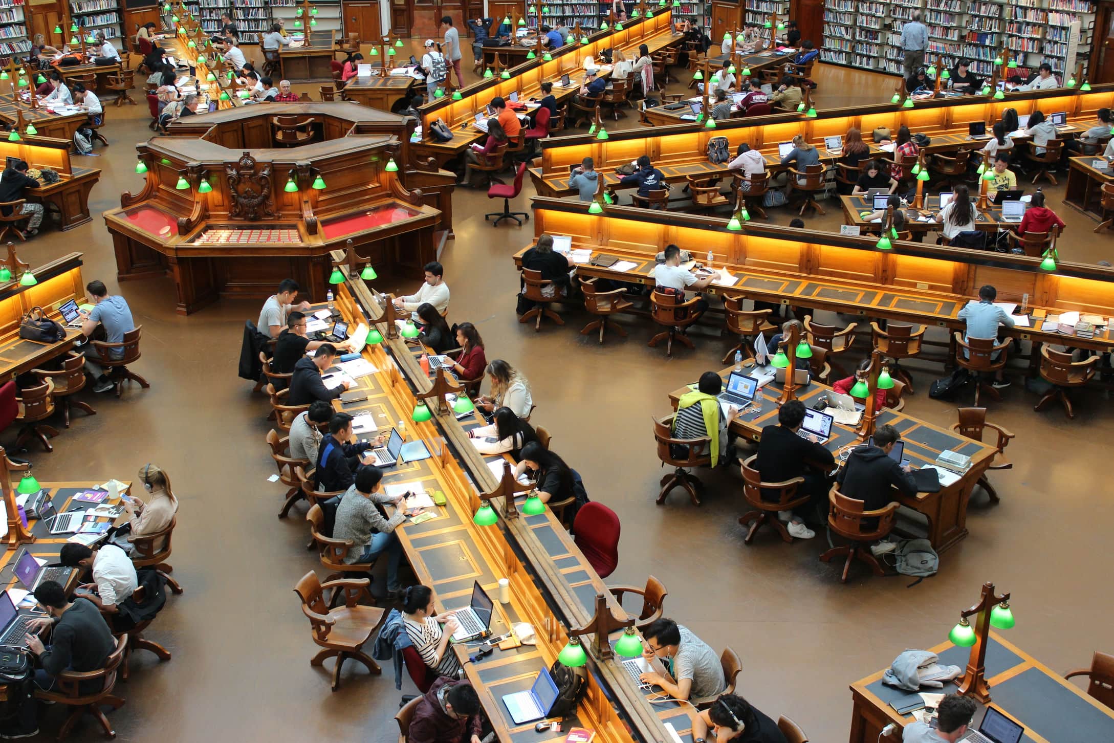 Avoid any fire related risks in Universities with ZETTLER fire detection and evacuation systems